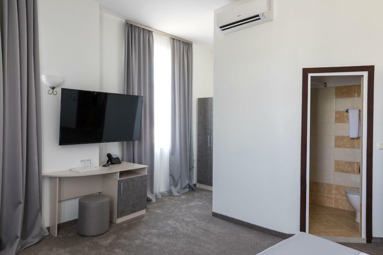 Hotel Central روس المظهر الخارجي الصورة