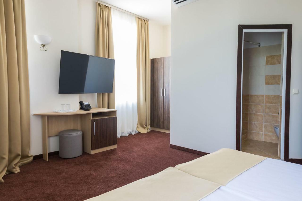 Hotel Central روس المظهر الخارجي الصورة